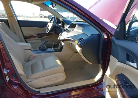 2011 Honda Accord 3.5 Ex-L z USA, uszkodzony, nr VIN 1HGCP3F84BA007832